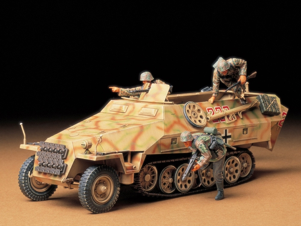 Sd kfz 251 1. SD KFZ 251 Tamiya. Сборная модель SD KFZ 251/1 Ausf d Тамия. SDKFZ 251/1 D Tamiya. Ханомаг Тамия.